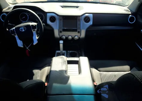 2017 Toyota Tundra Crewmax Sr5 z USA, uszkodzony, nr VIN 5TFEM5F13HX120191